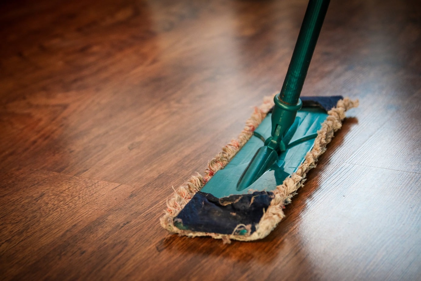 This is the biggest mistake almost everyone makes while mopping the floor!