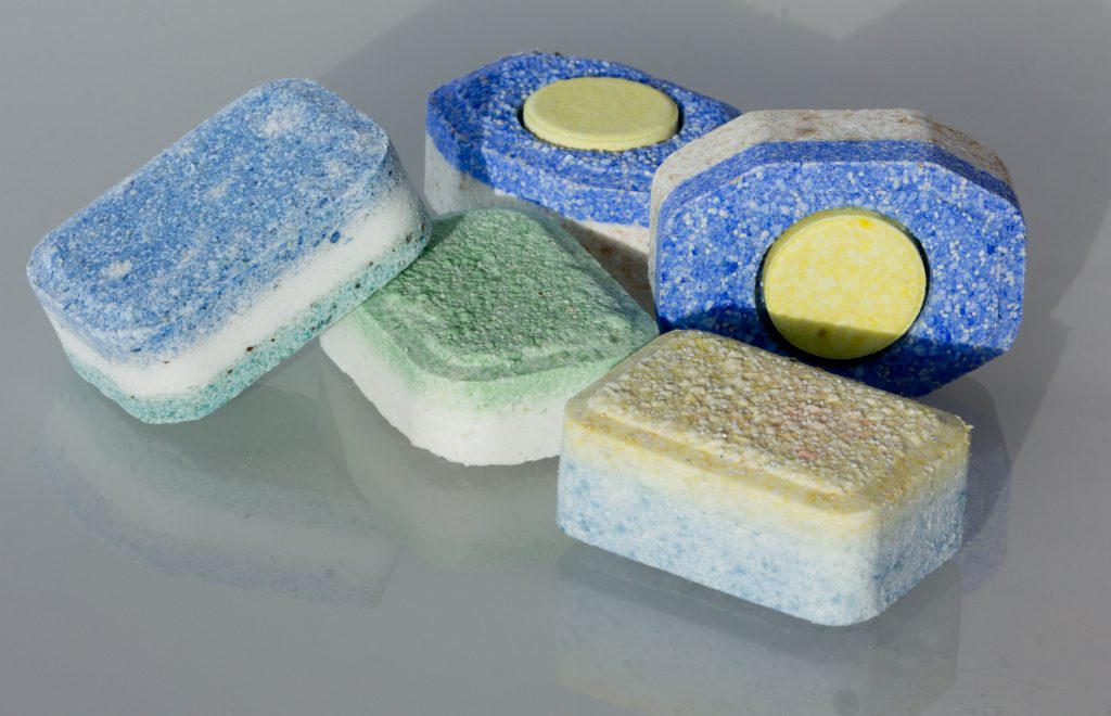 Here’s why you should put dishwasher tablets in your oven