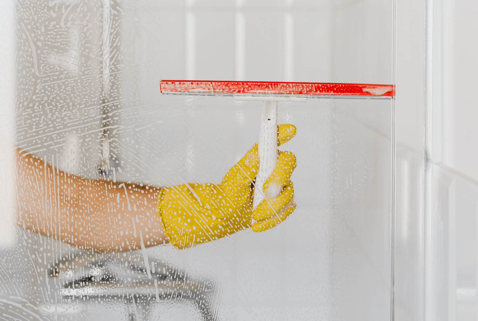 Limescale in the Bathroom? This Simple Trick Really Works