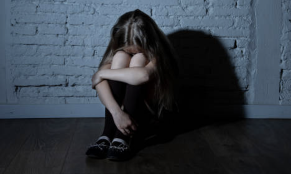 Daughter Catches Dad Sneaking to Shed at Night – What She Finds Makes Her Burst Into Tears!
