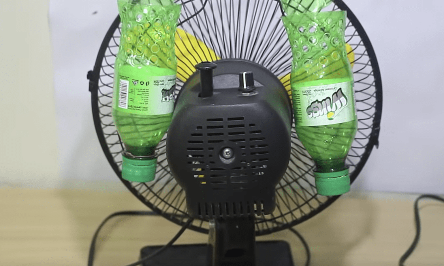 This is how you keep your bedroom cool without air conditioning!